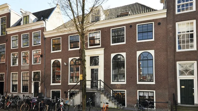 Front of building rapenburgerstraat