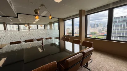 big meeting room 11 avenue Dubonnet