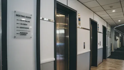 elevator 12-14 Rond-Point des Champs-Élysées