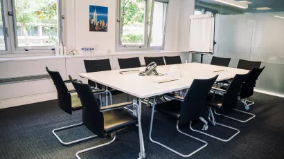 meeting room 183 Avenue Charles de Gaulle