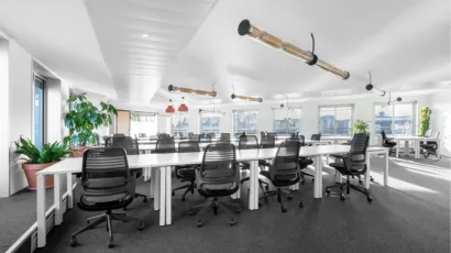 open space 54-56 Avenue Hoche