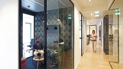 Hallway with entrees to offices 21 Rue Glesener