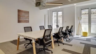Desks 30 Rue de Gramont