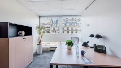Private office 42 Avenue Montaigne