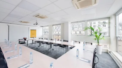 Large meeting room 42 Avenue Montaigne