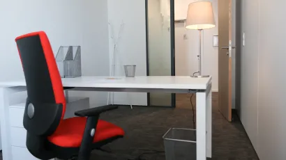Private office or consulting room for one person