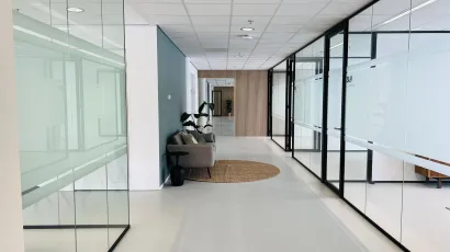 hallway with couch kruisplein