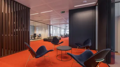 relaxing space with chairs da vincilaan