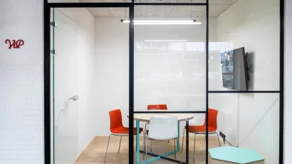 Small meeting room Ikaroslaan 1