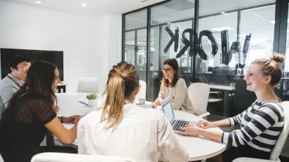 Meeting room for multiple people 8 rue de l'hôtel de ville