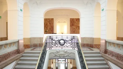 Stairway first floor Albertgasse 35