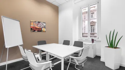 small meeting room Via Mengoni 4
