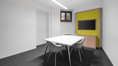 small meeting room at Via Nino Bixio 31