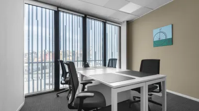 Small office space Piazza Carlo Magno 21