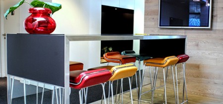 Luncharea with screen