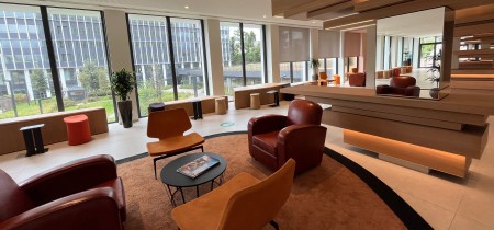 waiting area 11 avenue Dubonnet