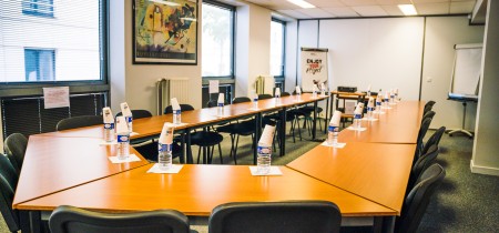 conference room 120 rue Jean Jaures