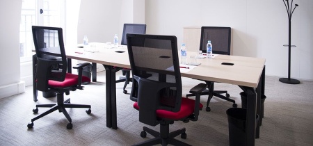 4 workstation 15-17 rue Scribe