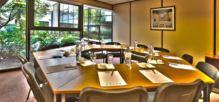 little meeting room 75 Avenue Parmentier