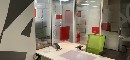 one workstation 75 Avenue Parmentier