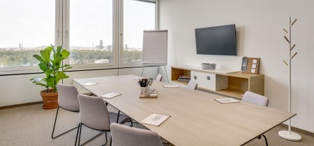 Foto 13 di Thomas-Klestil-Platz 13 ad Vienna