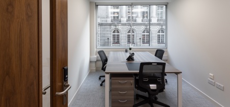 Foto 13 di 22 St James Square ad Londra