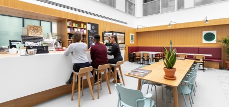 Foto 8 di 71-75 Uxbridge Road ad Londra