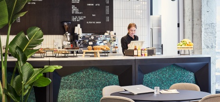 Foto 7 di 1 Lyric Square ad Londra