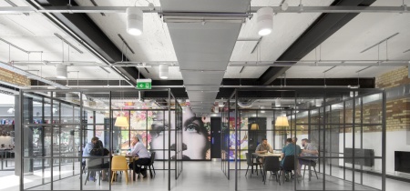 Foto 3 di 1-3 Brixton Road ad Londra