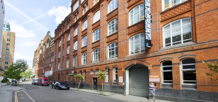 Foto 1 van 100 Black Prince Road in Londen