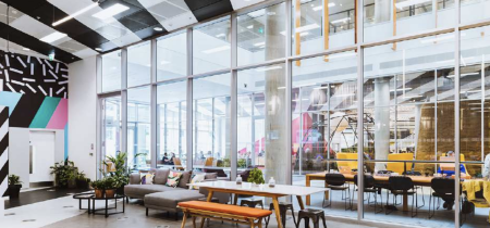 Foto 1 van 191 Wood Lane in Londen