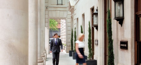 Foto 25 di 1 Mayfair Place ad Londra