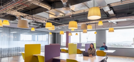 Foto 7 di 2 Lakeside Drive ad Londra