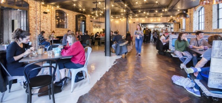 Foto 3 di 5 Clarendon Road ad Londra