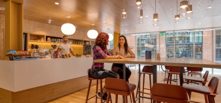 Foto 3 di 77 Fulham Palace Road ad Londra