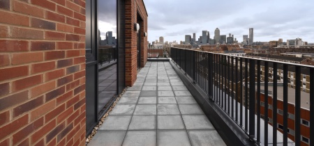 Foto 5 di 7 Corsican Square ad Londra