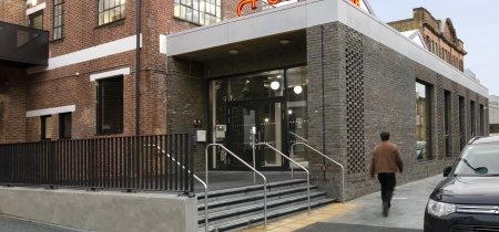 Foto 7 di 8-12 Creekside ad Londra