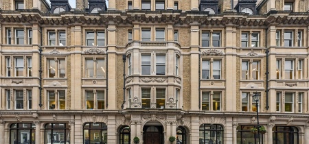 Foto 1 van 16-20 Ely Place in Londen