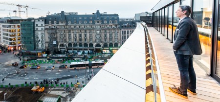 balcony overlooking Place de la Gare
