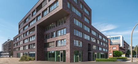 Foto 1 der Veritaskai 4-8 in Hamburg