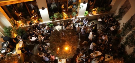 Foto 12 der 16 Cours Albert 1er in Paris