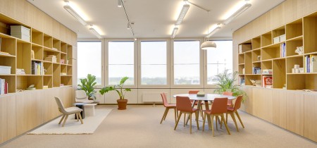 Foto 3 di Thomas-Klestil-Platz 13 ad Vienna