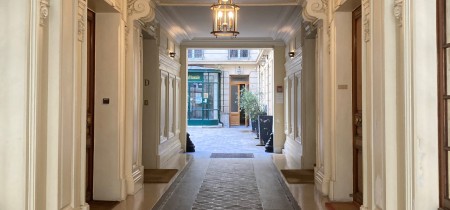 Entryway 24 rue d'Aumale