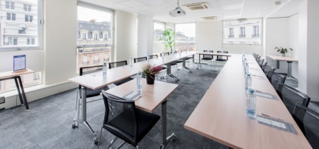 Desks 42 Avenue Montaigne