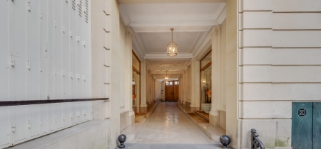 Entryway 8 Rue Auber