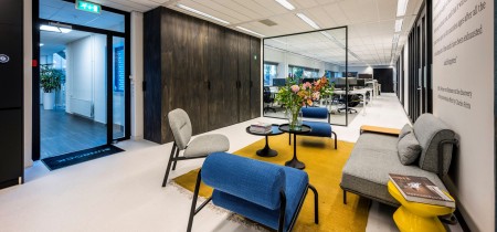 common space with seating Anthony Fokkerweg