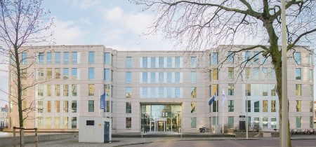 front of building alexanderveld