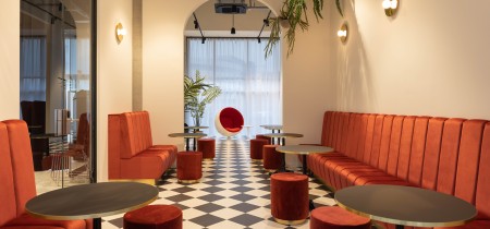 seating space with desks da vincilaan