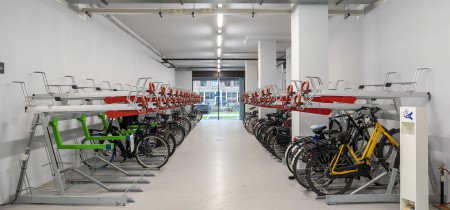 Bike storage Grote Bickersstraat