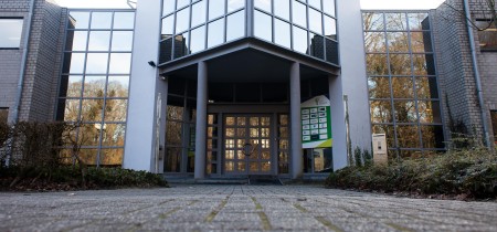 front of building kapeldreef 60